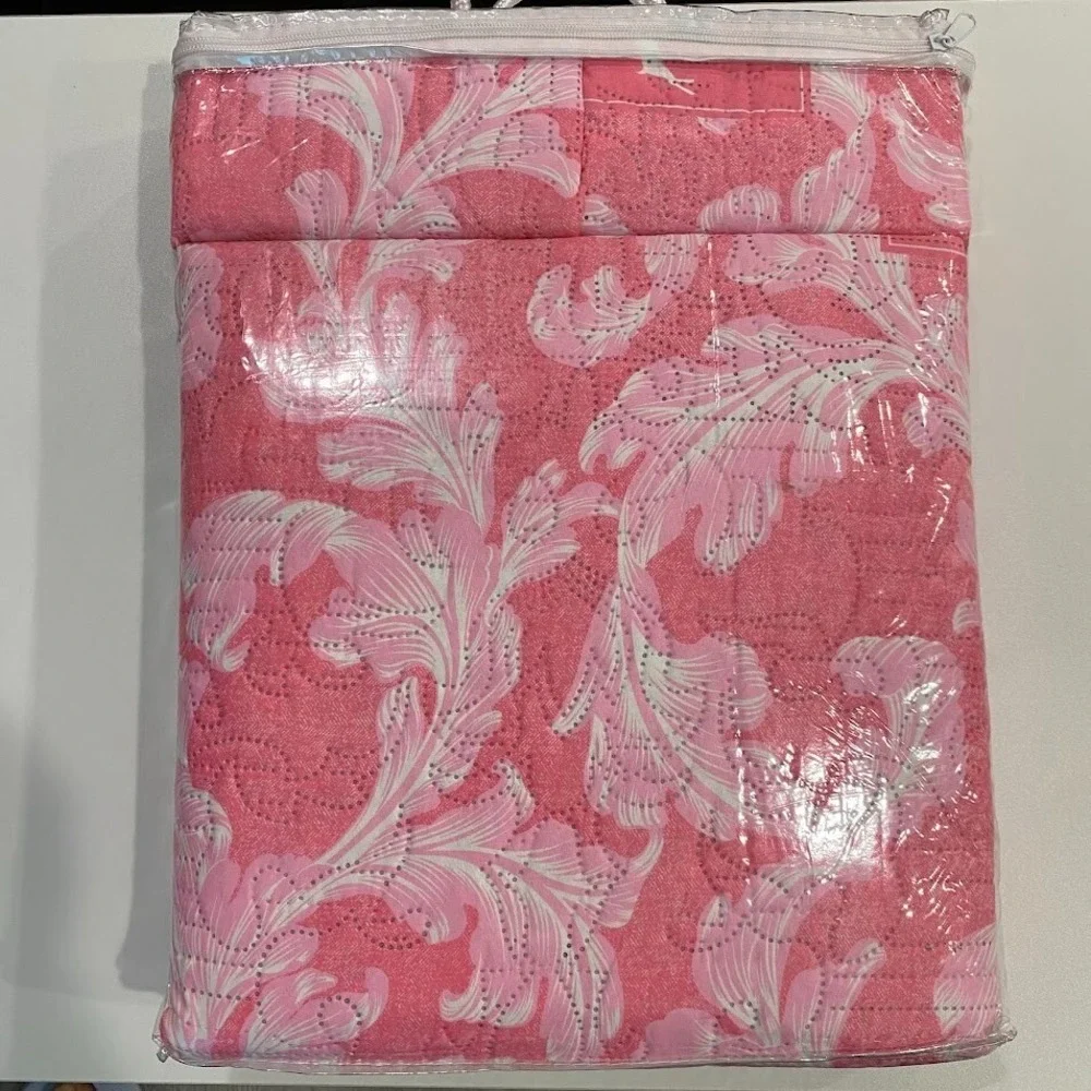 Hotel Collection Queen Quilt Set 88 x 88‎ Inches, 3 Piece Lightweight Pink NWT